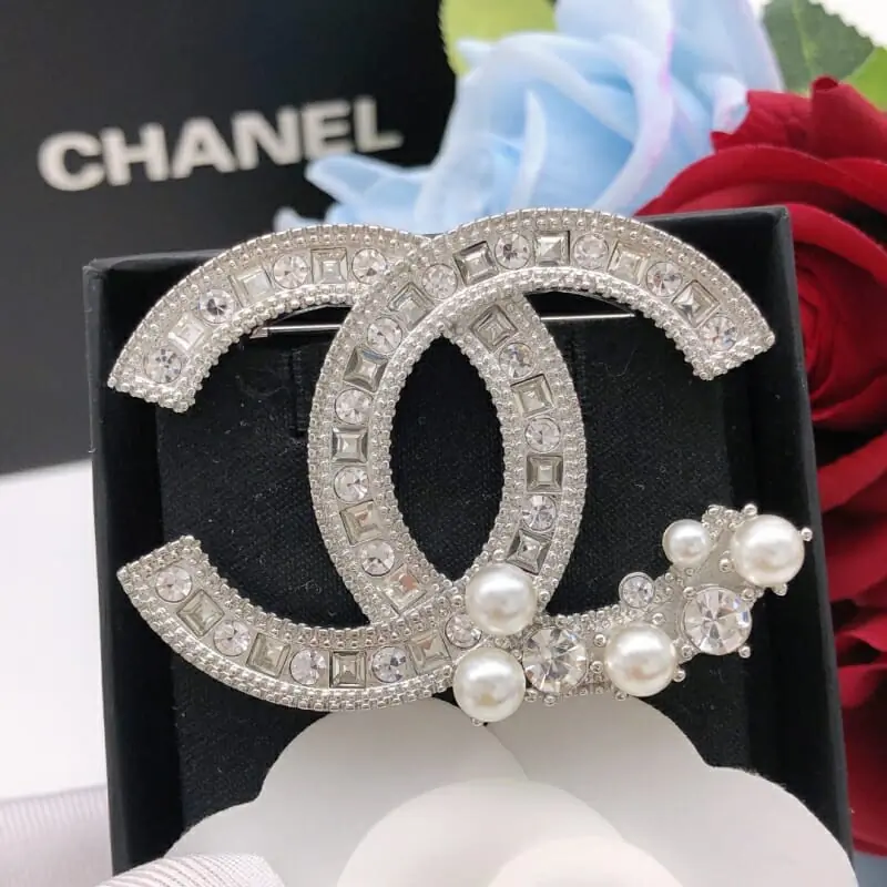 chanel brooches pour femme s_12057a12